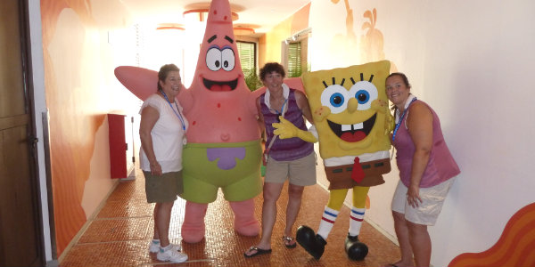 Agents having fun with SpongeBob and Patrick at Azul Beach