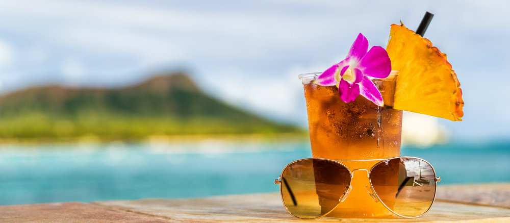 Hawaii.drink .flower.pineapple
