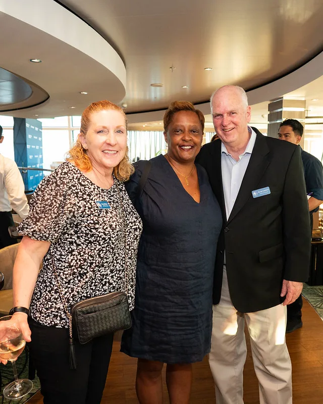 Vice President of
Finance & Administration Karen Siburt and CFO Dave Goutierre with an agent